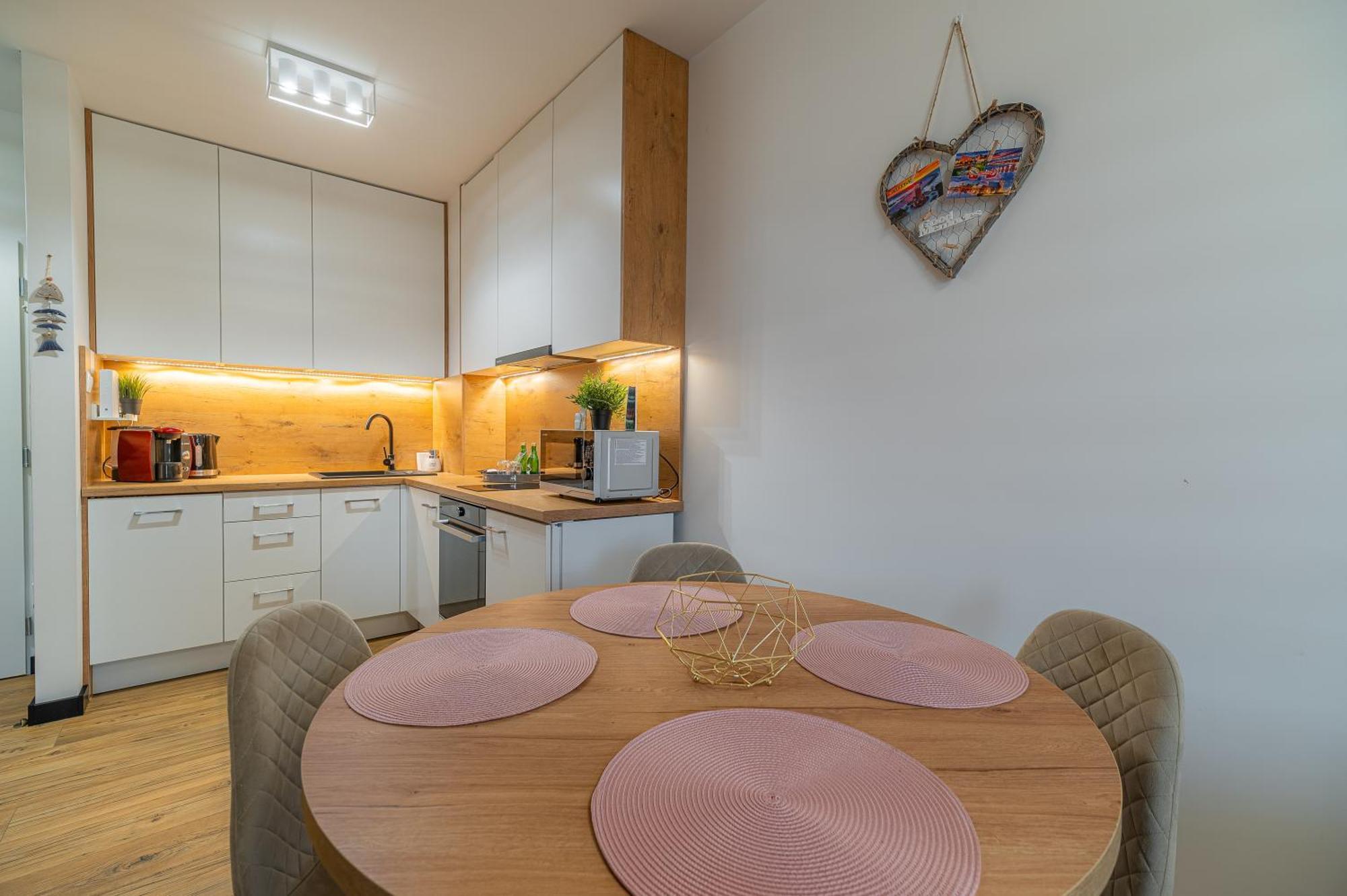 Horyzont Apartamenty - Kapitanski Mostek- Blisko Portu- Sniadania Kołobrzeg Kültér fotó